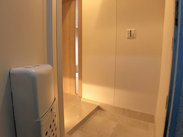 両国ダイヤハイツ 玄関