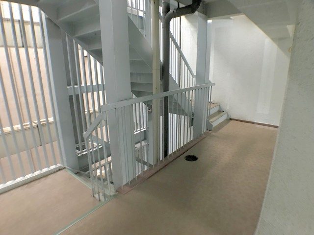 両国ダイヤハイツ 外廊下