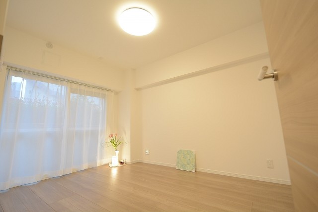 ライオンズマンション中野弥生町 洋室２