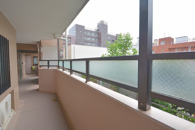 マイキャスル馬事公苑　外廊下