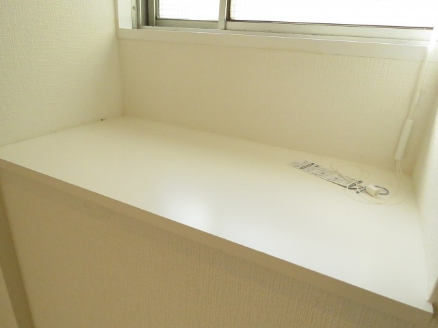 四谷フラワーマンション　キッチン窓