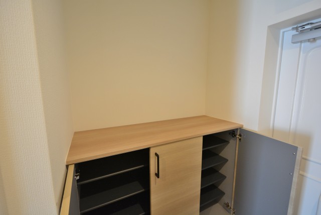 秀和第一南平台レジデンス 玄関