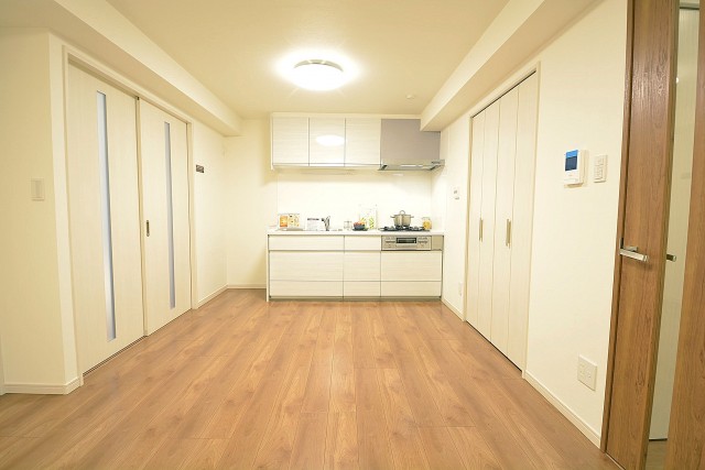 アクセントクロスがオシャレな約10.1畳のＬＤＫ