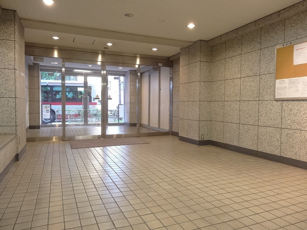 上馬マンション　エントランスホール