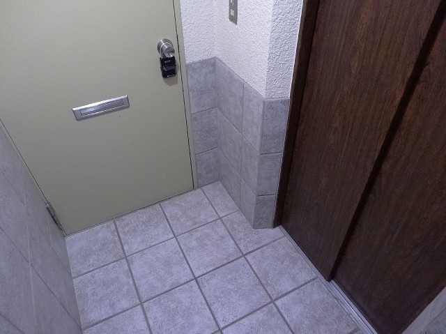 デューク高輪　玄関前