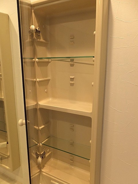 ダイアパレスシェルトワレ目黒　キャビネット