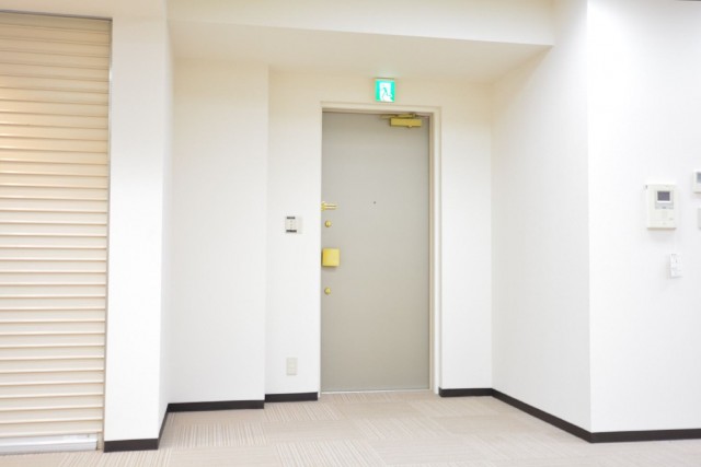 クローバー六本木　扉001