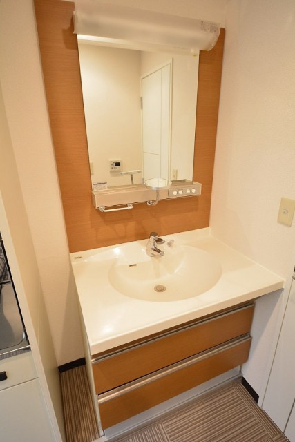 クローバー六本木　洗面化粧台001