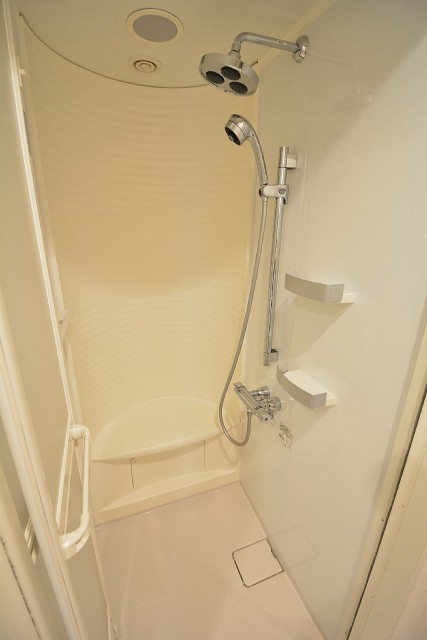 クローバー六本木　シャワー室001