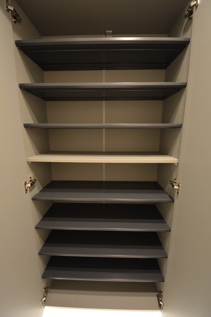 赤坂ロイヤルマンション　玄関収納