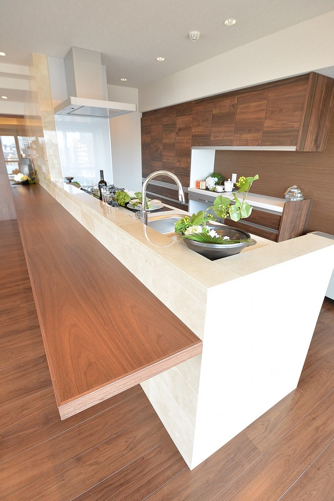 代官山マンション　対面式キッチン