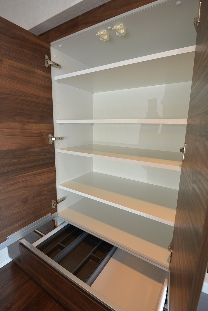 代官山マンション　カップボード