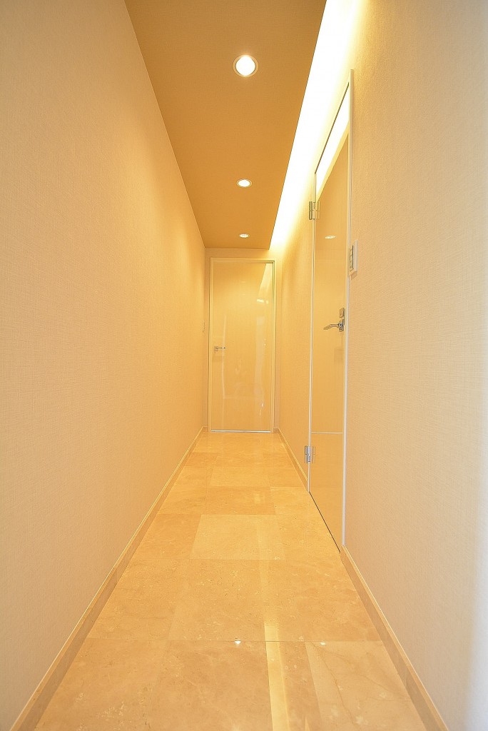 代官山マンション　廊下