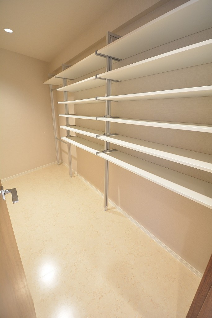 代官山マンション　収納庫