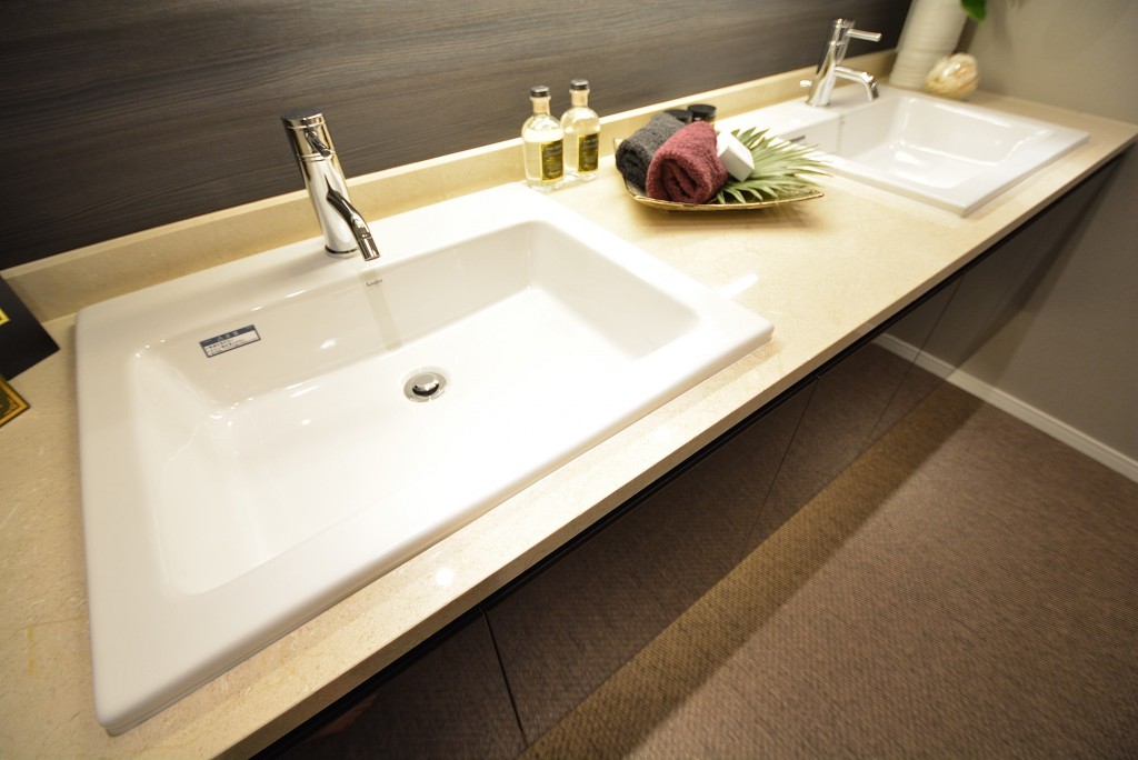 代官山マンション　ツーボウルの洗面化粧台