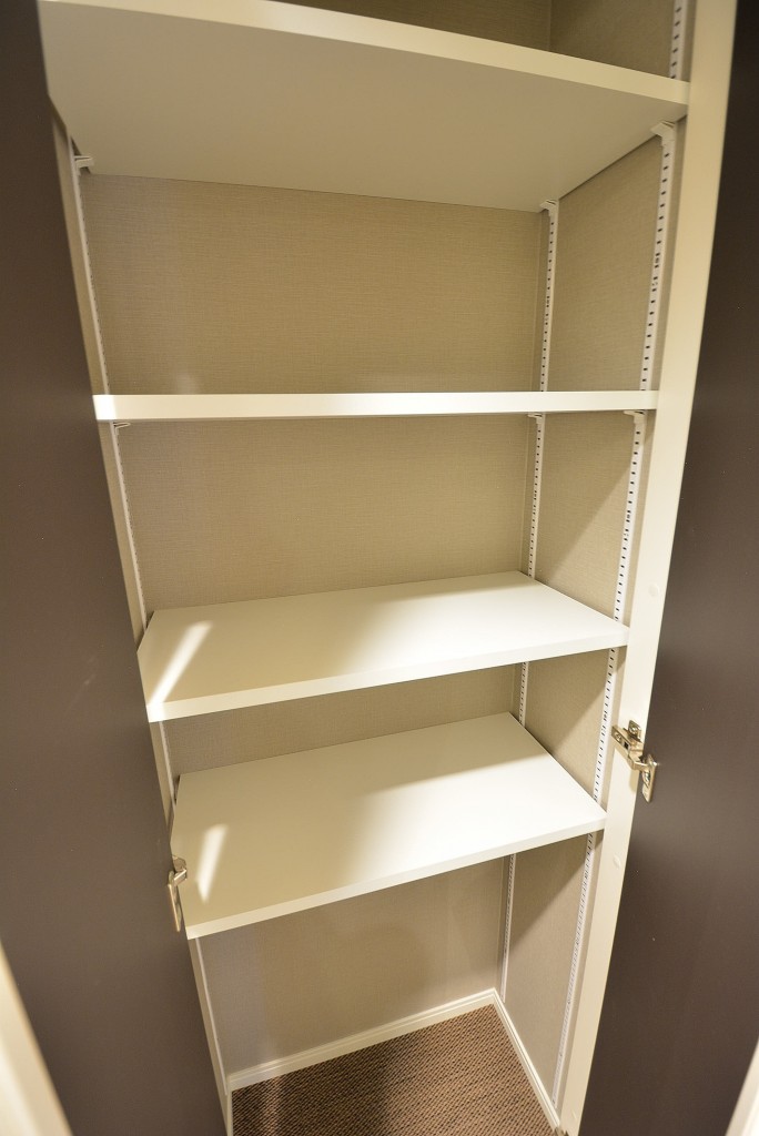 代官山マンション　洗面室収納