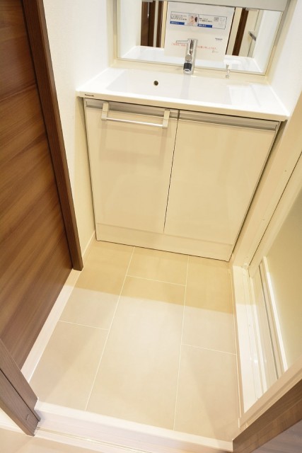 朝日三番町プラザ　洗面室601