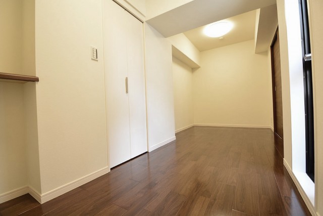 朝日三番町プラザ　洋室約6.4畳601