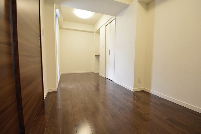 朝日三番町プラザ　洋室約6.4畳601