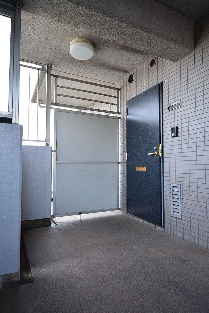 エコロジー落合レジデンスⅡ　玄関前