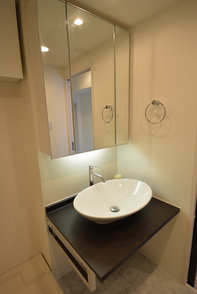 サングリア中目黒　洗面化粧台