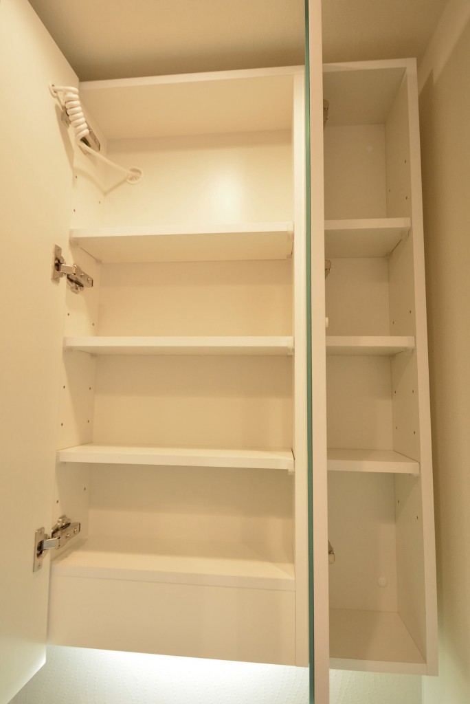 サングリア中目黒　洗面化粧台