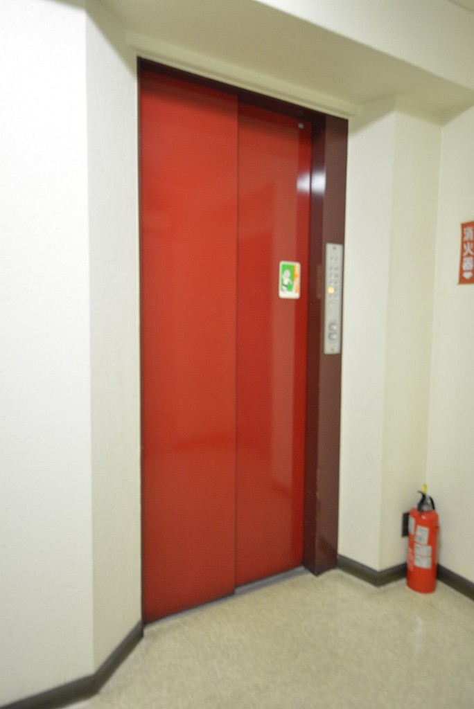 サングリア中目黒　エレベーター