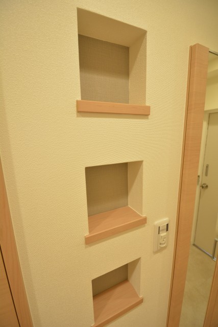 ライオンズマンション学芸大学　玄関壁面のニッチ