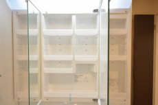 南平台マンション　洗面化粧台