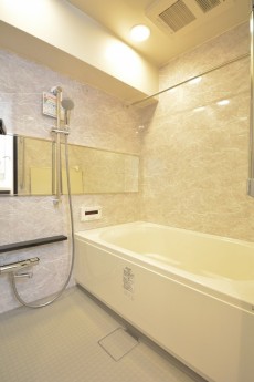 南平台マンション　バスルーム