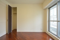 南平台マンション　洋室