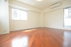 南平台マンション　洋室