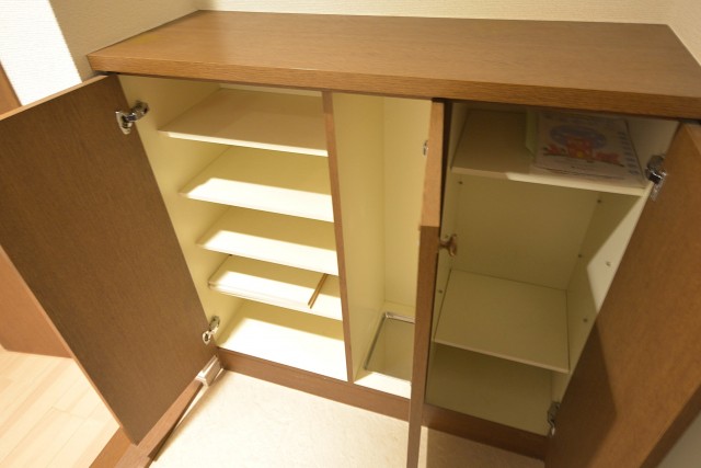 傘も収納できるシューズBOX