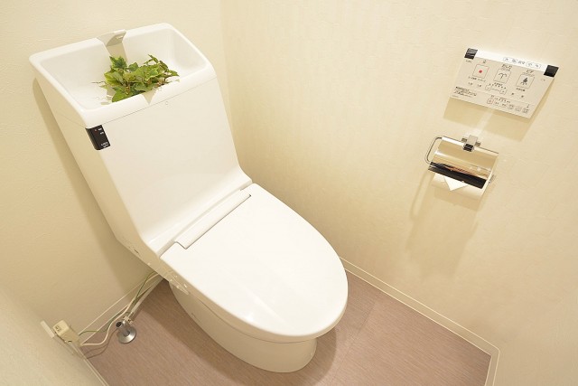 ウォシュレット付きトイレ