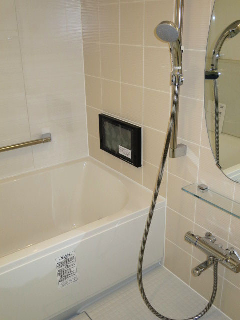 テレビ・浴室換気乾燥機付のバスルーム