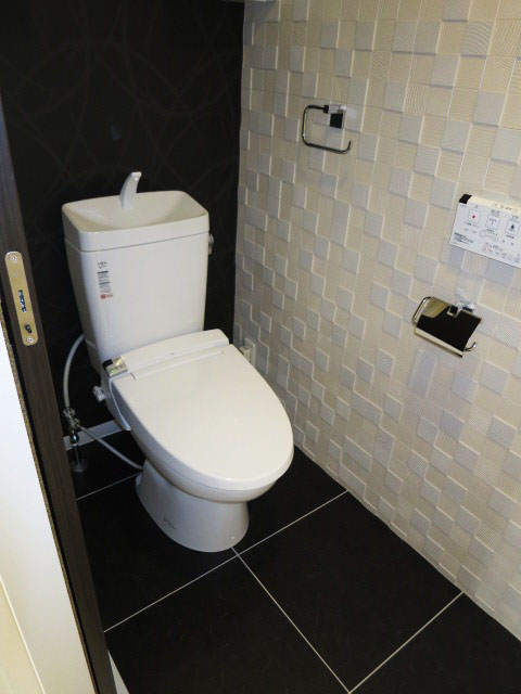 ウォシュレット付のトイレ