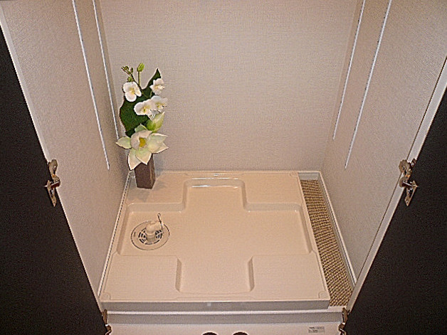 代官山マンション　洗濯機置き場です。602