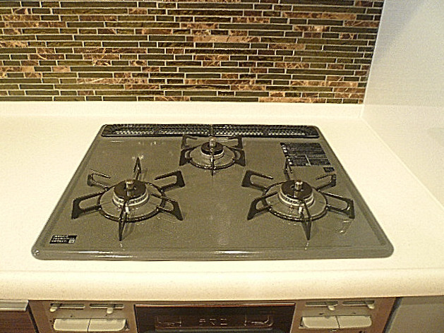 サングリア中目黒　3つ口コンロです。