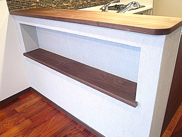 サングリア中目黒　カウンター下にも棚あり♪