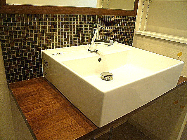 サングリア中目黒　スタイルッシュな洗面ボウル。