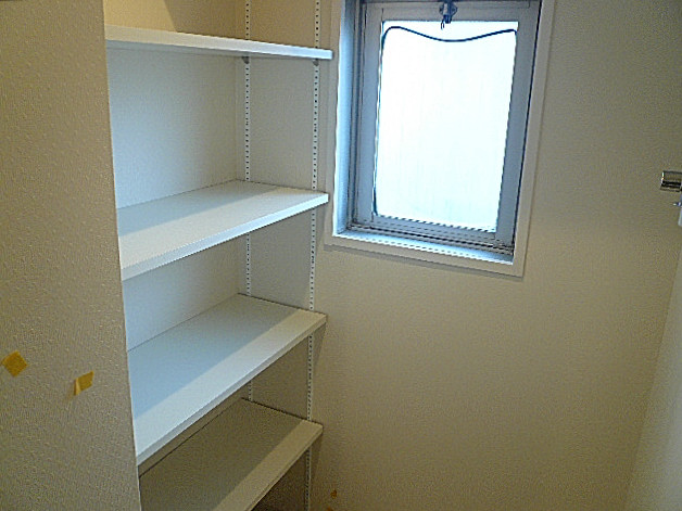 サングリア中目黒　洗濯置き場には窓も♪