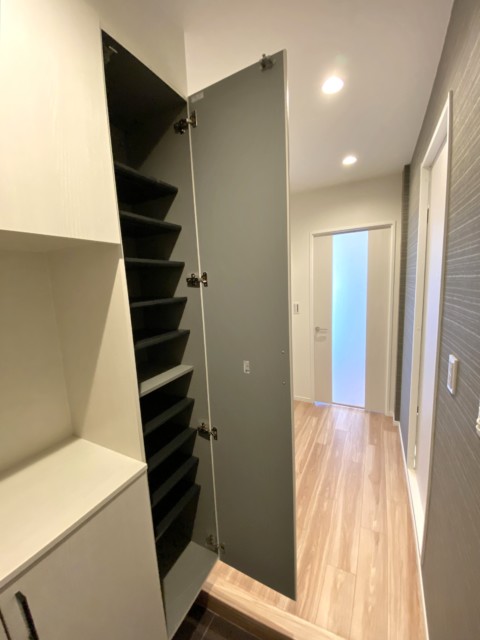 明大前グランドハイツ 玄関