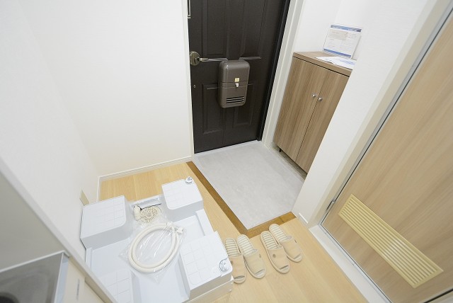 ダイアパレス御苑前 玄関