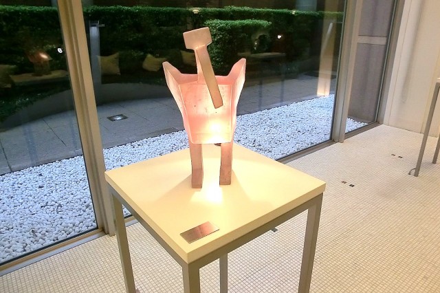 青山パークタワー　オブジェ