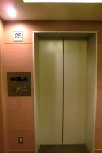 青山パークタワー　エレベーター