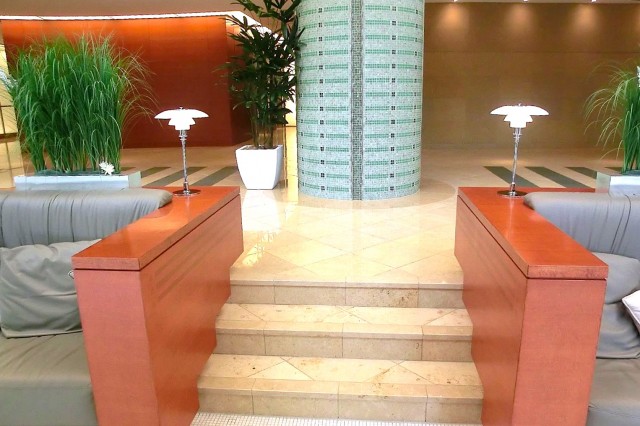 青山パークタワー　ロビー