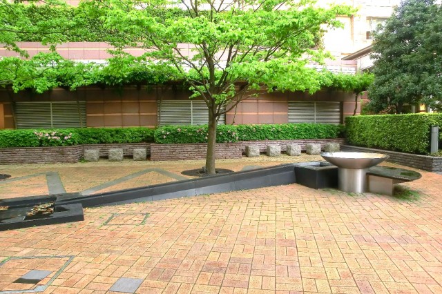 青山パークタワー　散策路