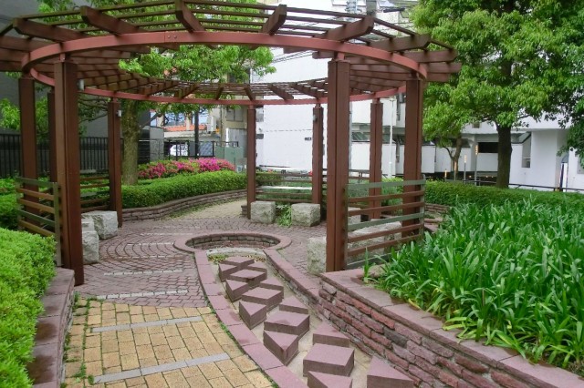 青山パークタワー　散策路