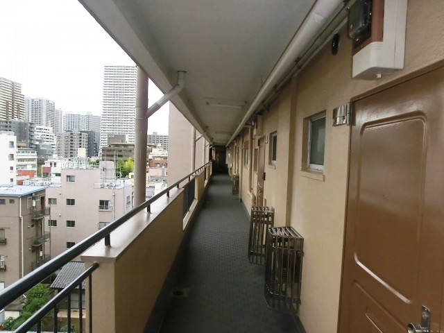 月島福寿マンション　共用廊下