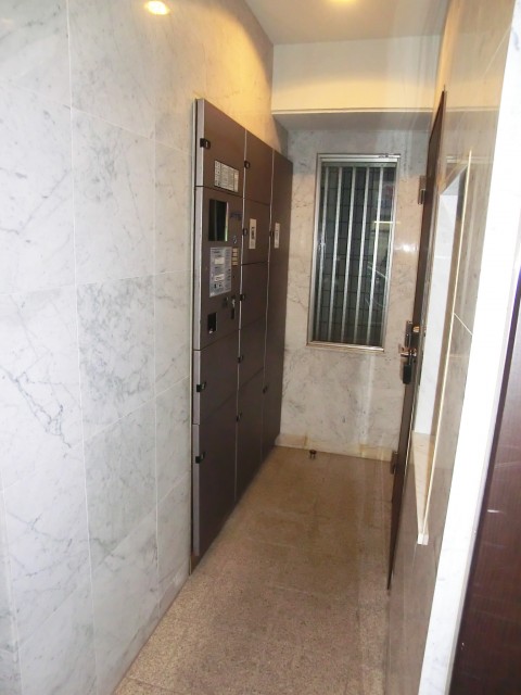 クオス銀座エスト・トロワジェーム　玄関前